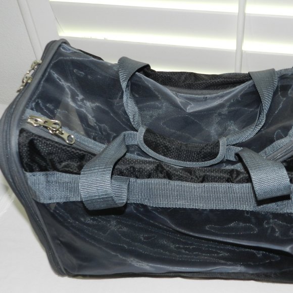 Good 2 Go travel/airline pet carrier with hand & shoulder straps, outer pockets - Picture 2 of 10